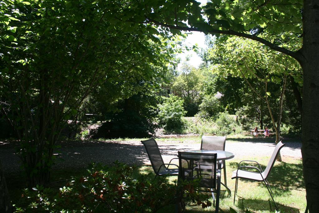 Elm Lodge Bright Bagian luar foto