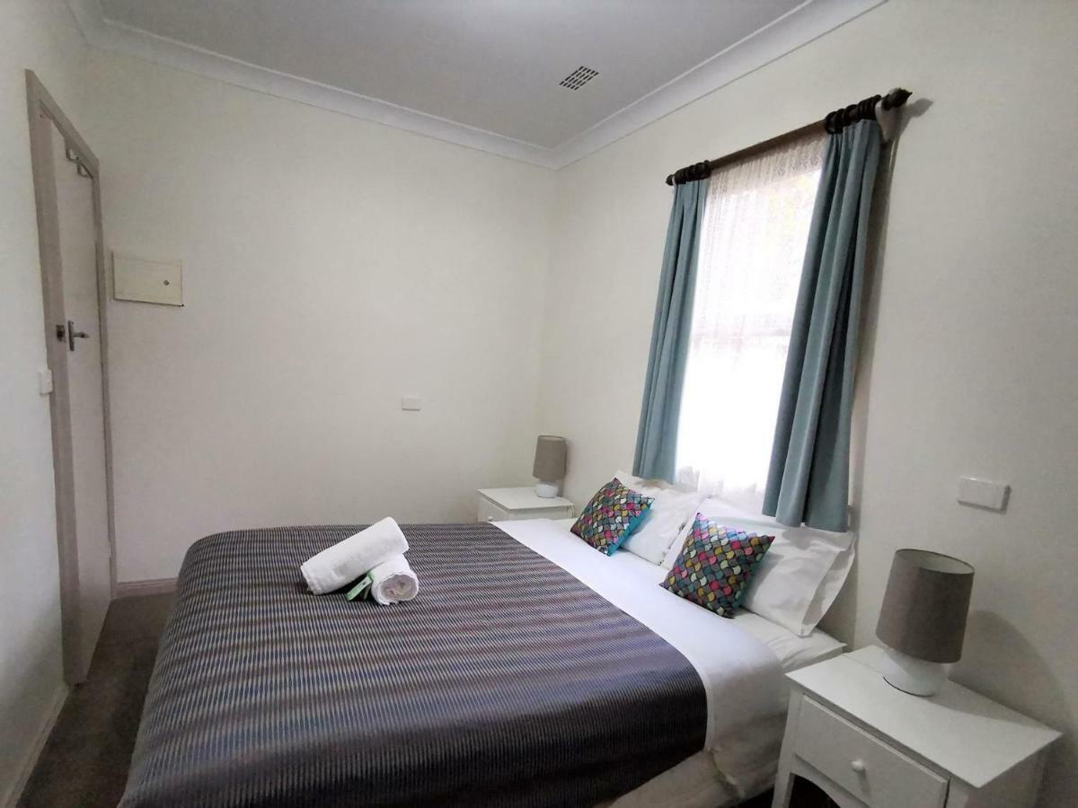 Elm Lodge Bright Bagian luar foto
