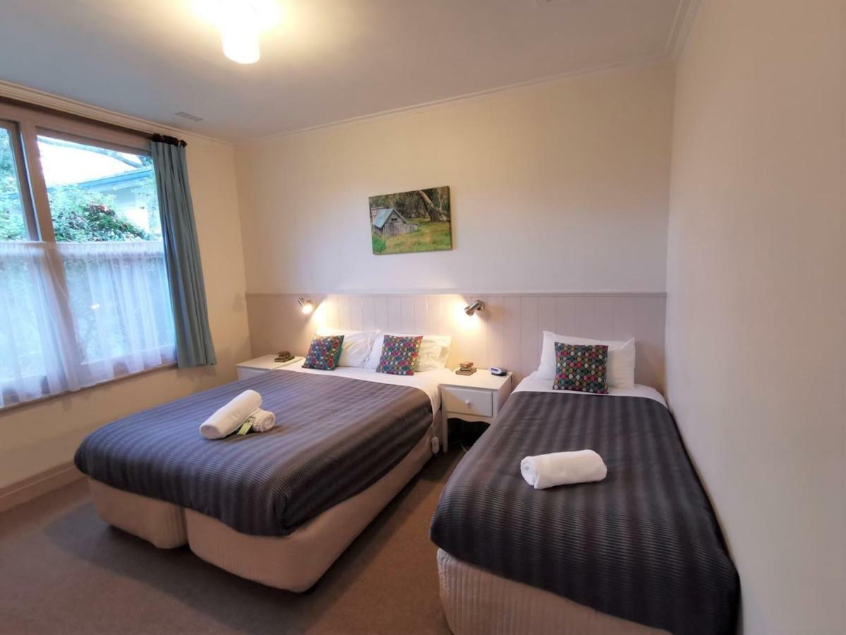 Elm Lodge Bright Bagian luar foto