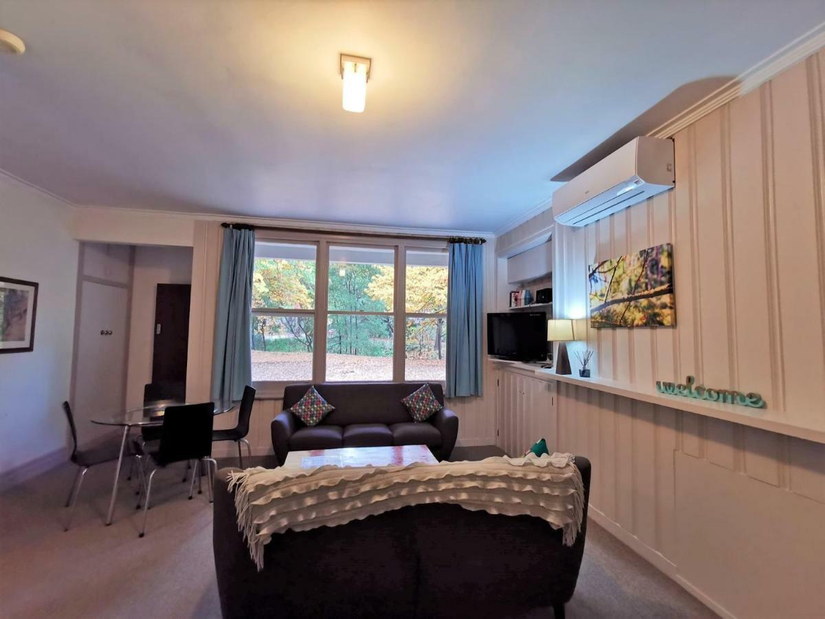Elm Lodge Bright Bagian luar foto