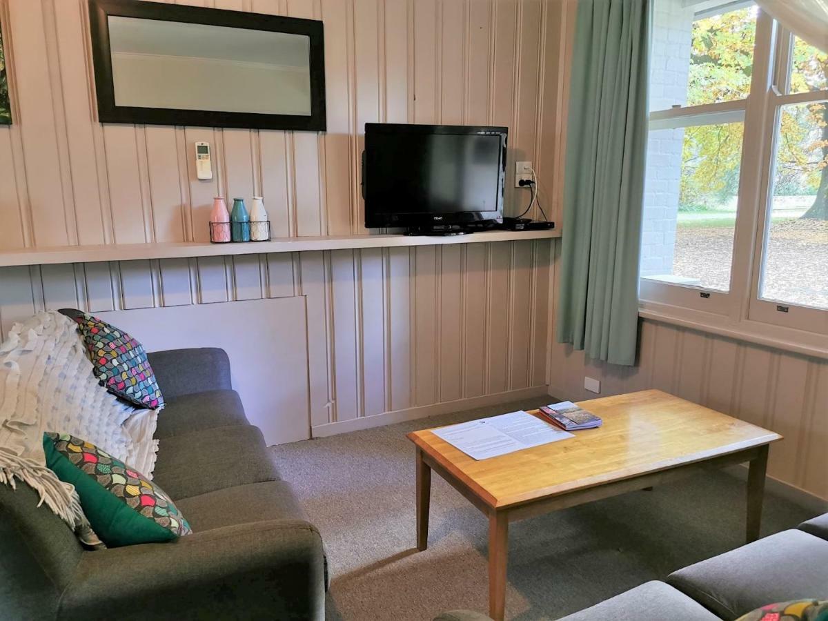 Elm Lodge Bright Bagian luar foto