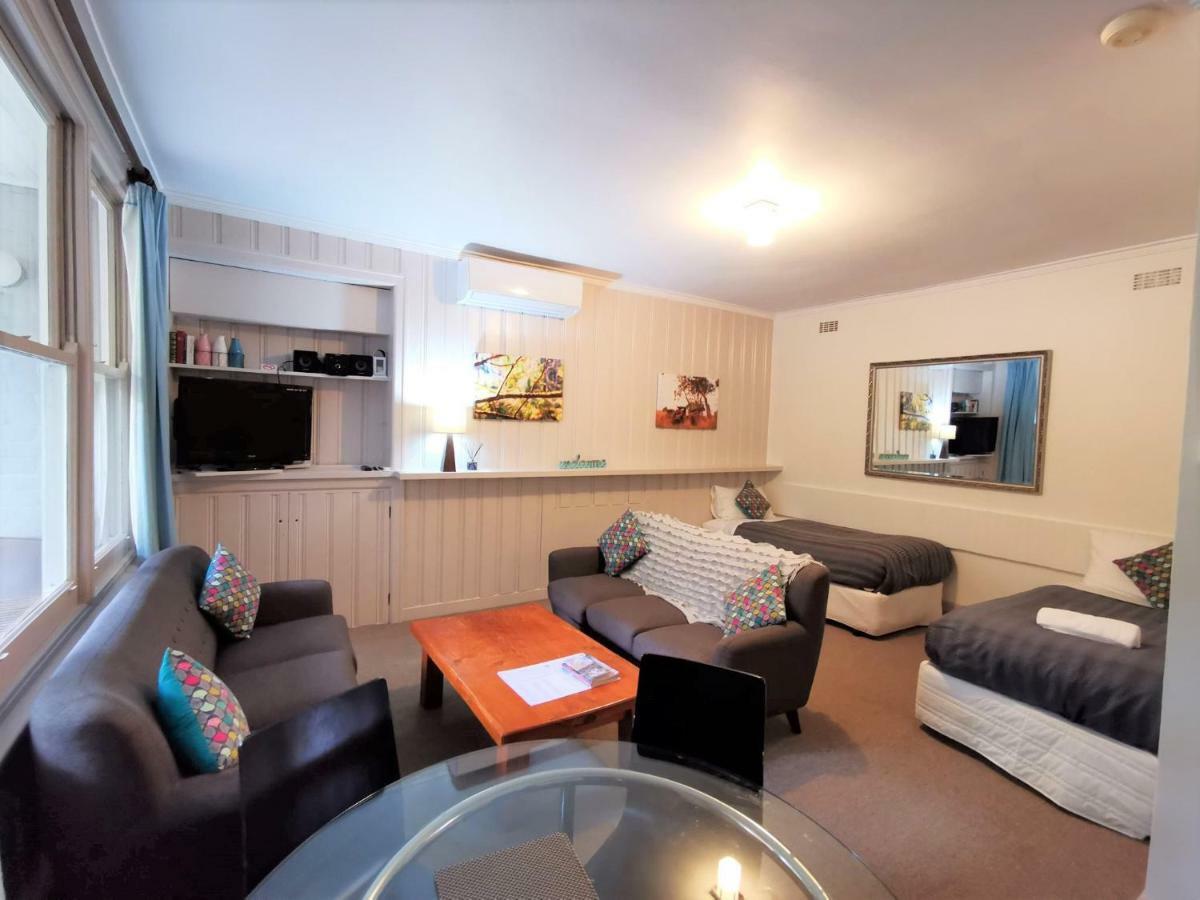 Elm Lodge Bright Bagian luar foto